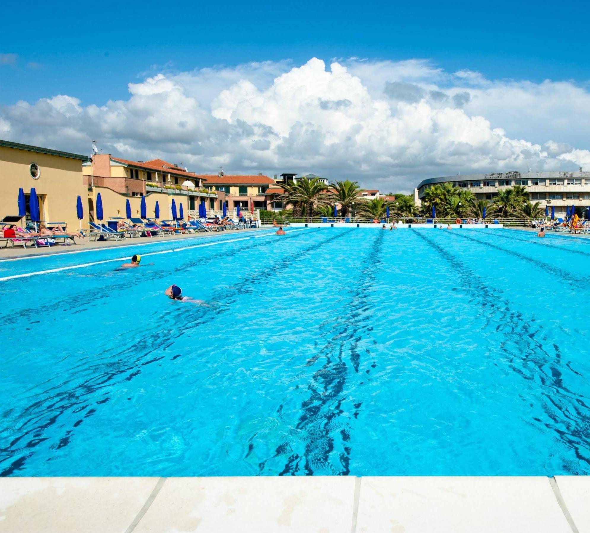 Continental Resort Tirrenia Εξωτερικό φωτογραφία